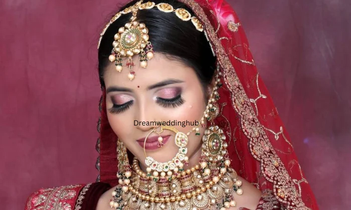 La Reine Family   Makeup